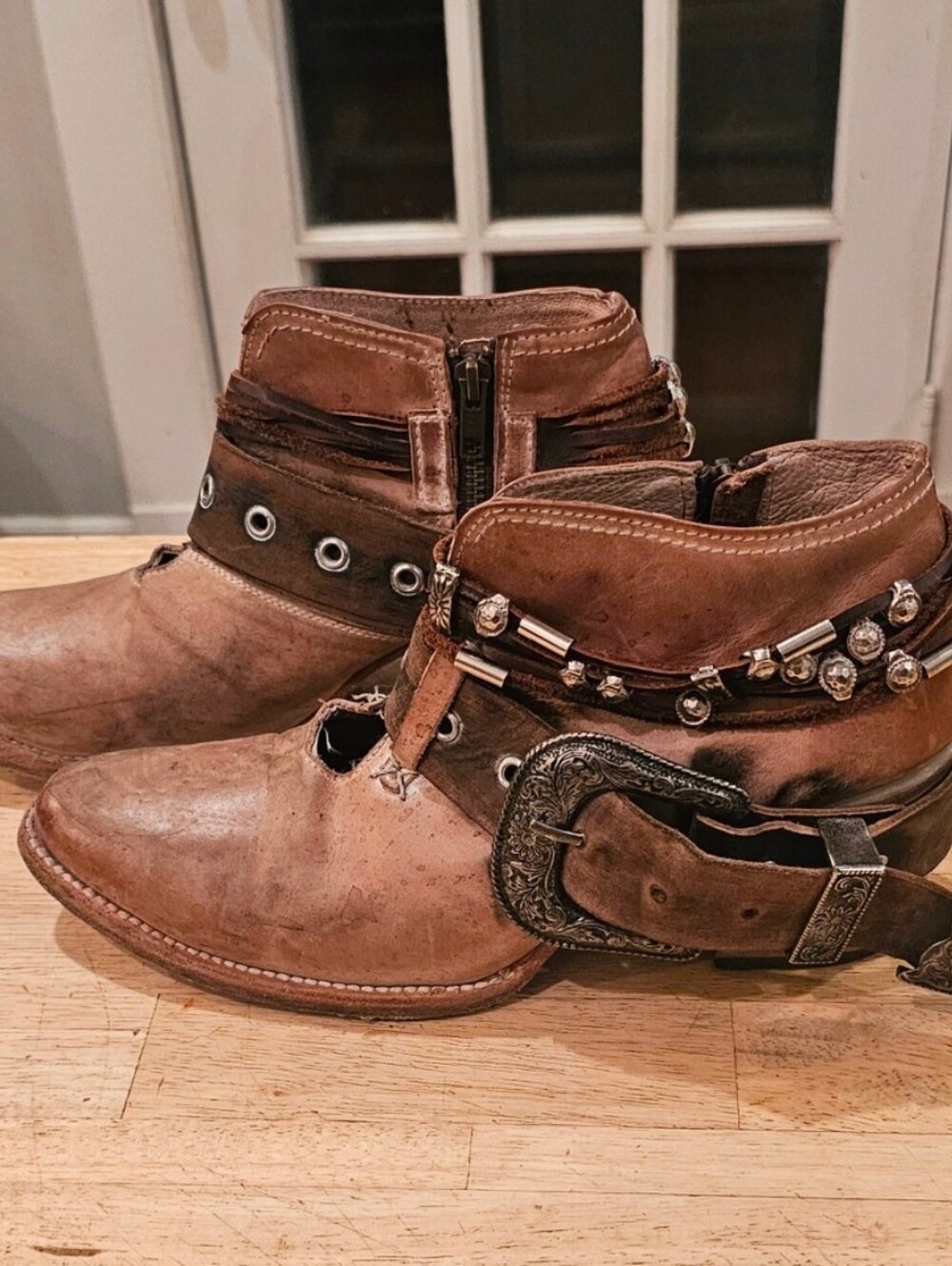 Freebird By Steven Saloon Taupe 10 OG EUC